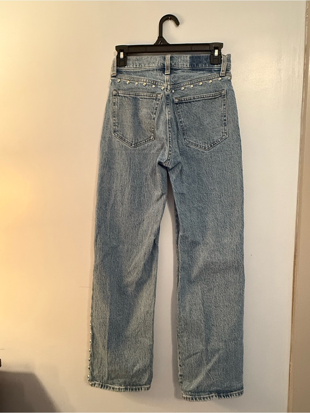 Abercrombie & Fitch High Rise 90s Relaxed Studded Jean Size 24 Short Light Wash - Picture 3 of 5